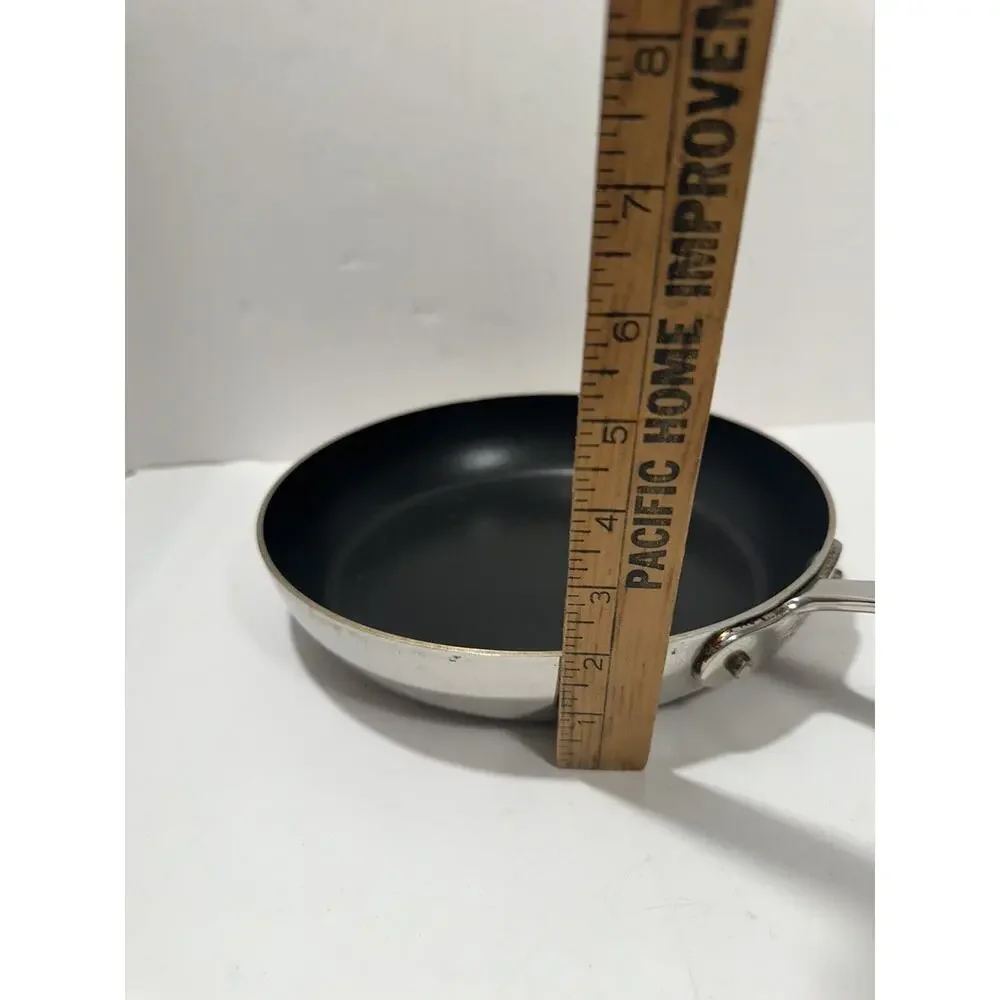 All-Clad Nonstick‎ Frying Pan 9.5” Wide Fry Pan Long Handle Used. See Pictures